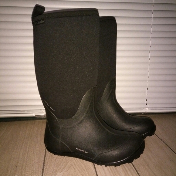 Columbia Shoes - Columbia snow boots women's size 5 like new